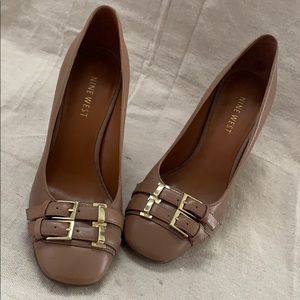 NINE WEST 👠 SIZE 7M